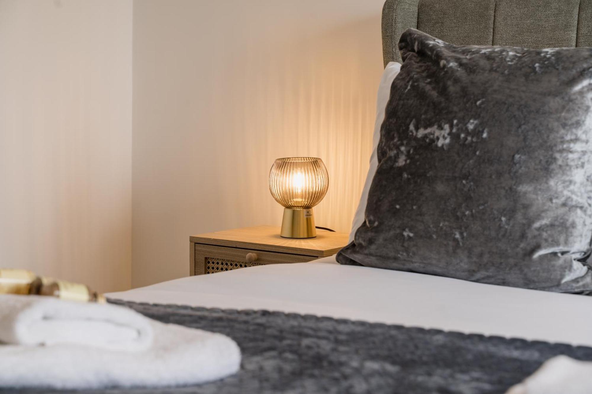 Beautifully Done 5 Bed Barn Conversion In Heswall - Sleeps Up To 10 外观 照片
