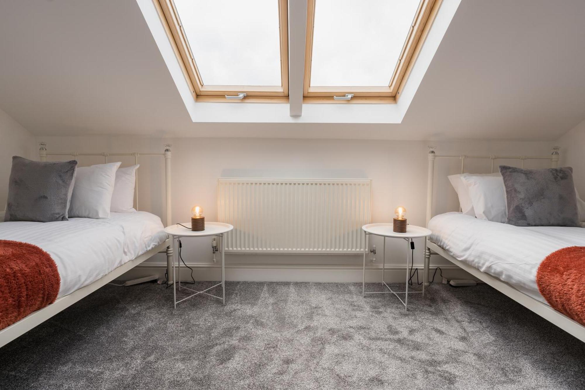 Beautifully Done 5 Bed Barn Conversion In Heswall - Sleeps Up To 10 外观 照片