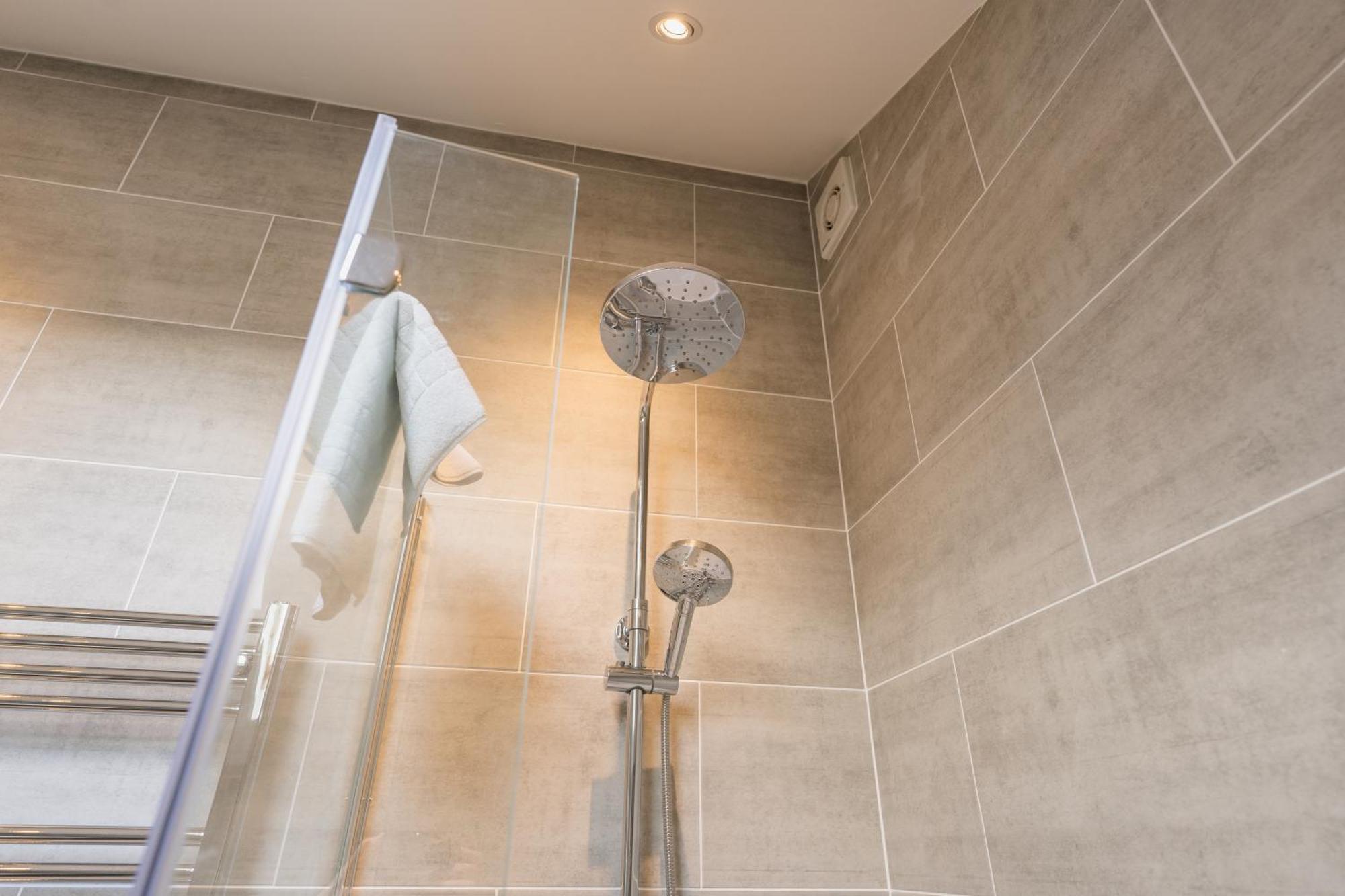 Beautifully Done 5 Bed Barn Conversion In Heswall - Sleeps Up To 10 外观 照片