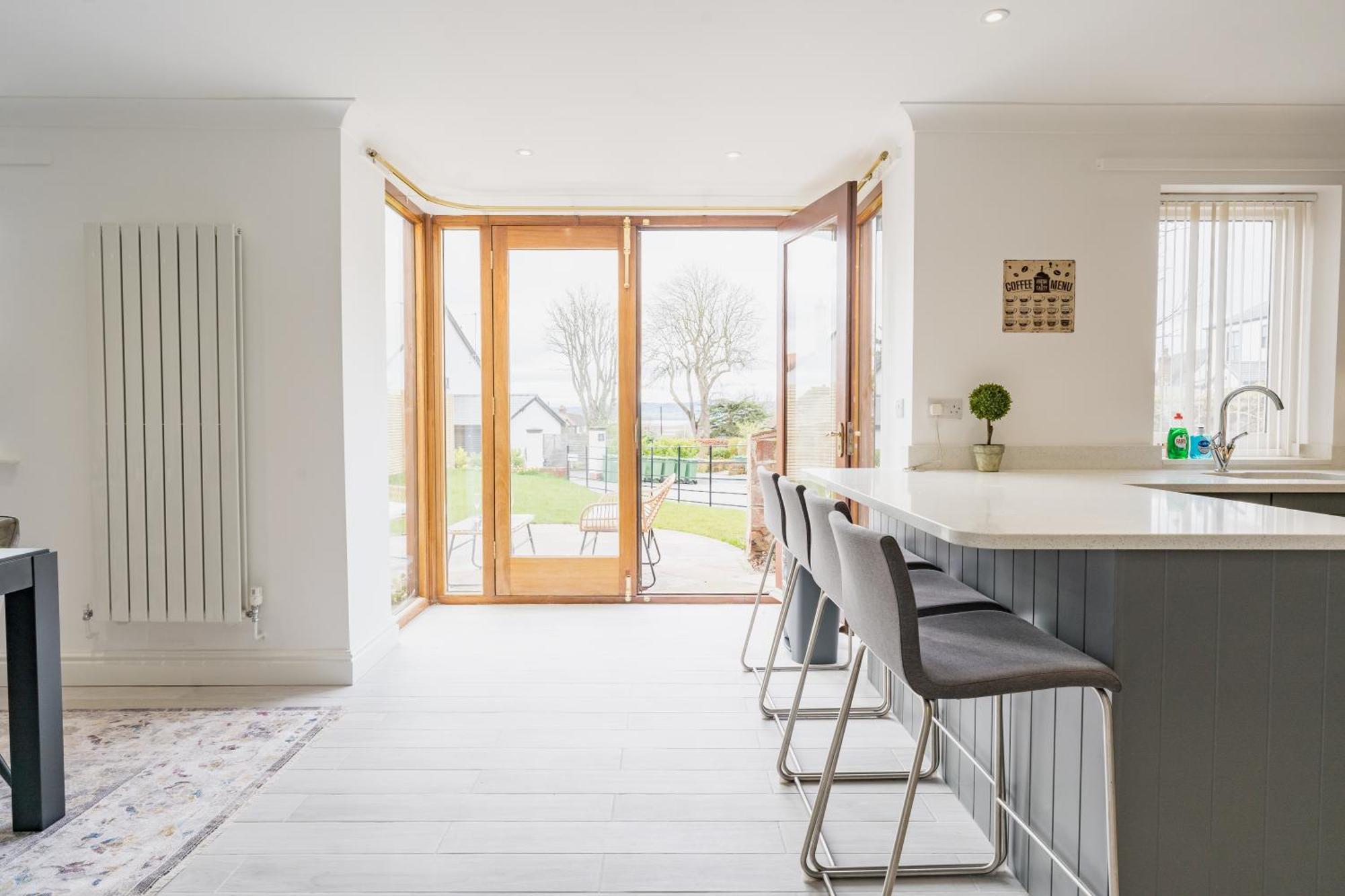 Beautifully Done 5 Bed Barn Conversion In Heswall - Sleeps Up To 10 外观 照片